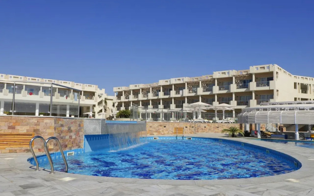 Sirena Beach Resort  Spa