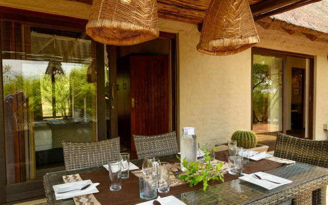 Giraffe Lodge