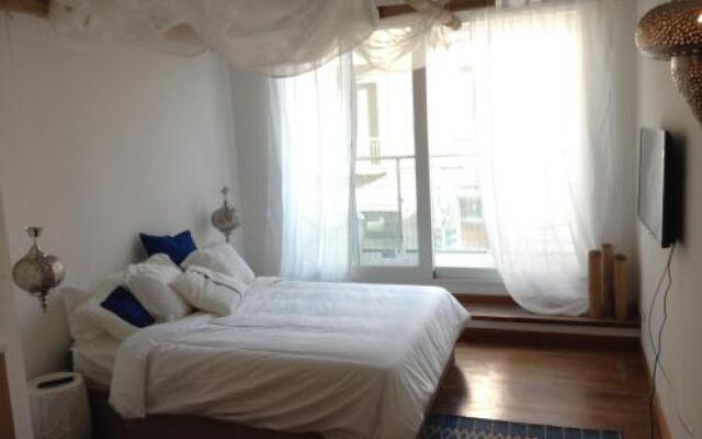 Galatea Halldis Apartment