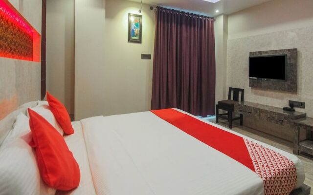 Collection O 17304 Ransu Residency