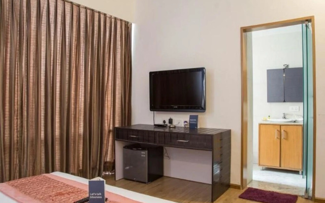 Fabhotel First Star Golf Course Golf