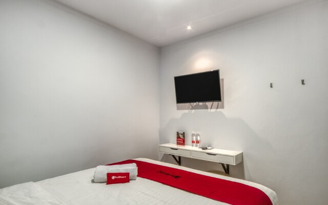 RedDoorz Plus @ Cideng Timur