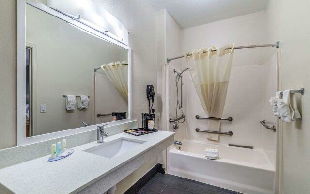 Quality Inn & Suites
