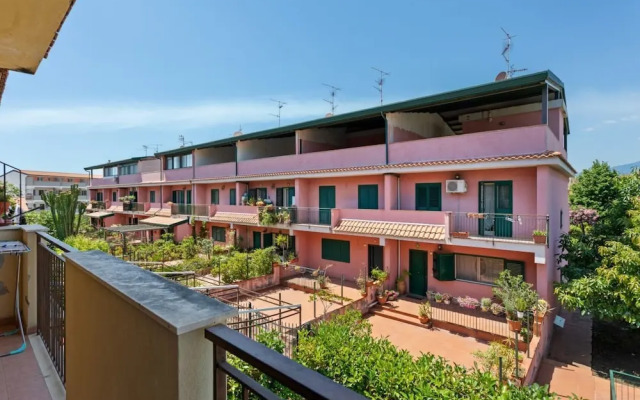 Giardini Naxos Bright Apartments with Balcony