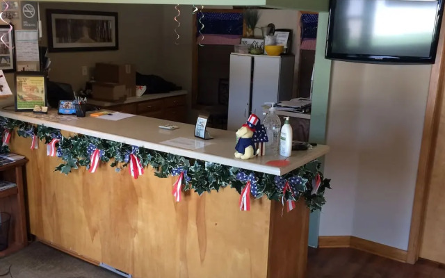 East Hills INN and SUITES