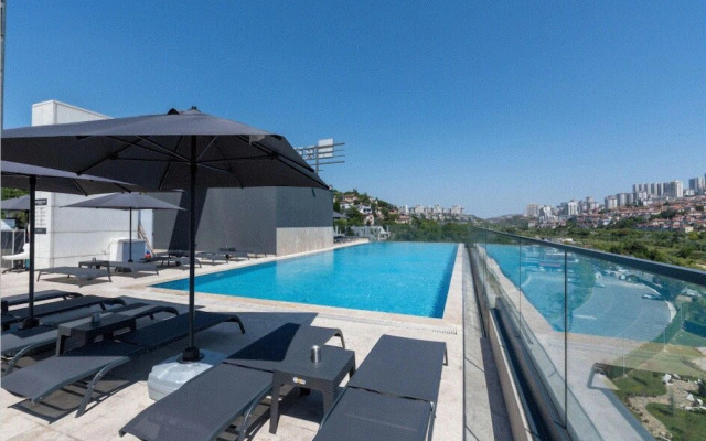 Rusel Park Residence