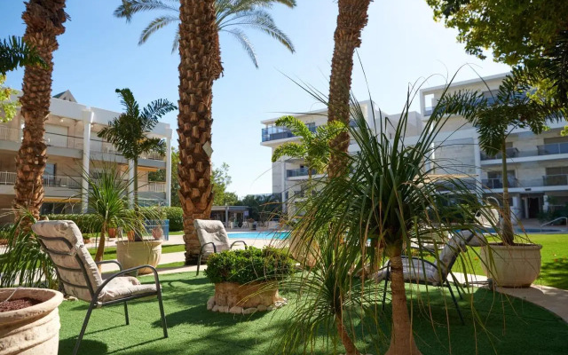 Garden Suite & Pool
