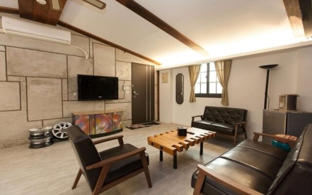 7M2 Hostel
