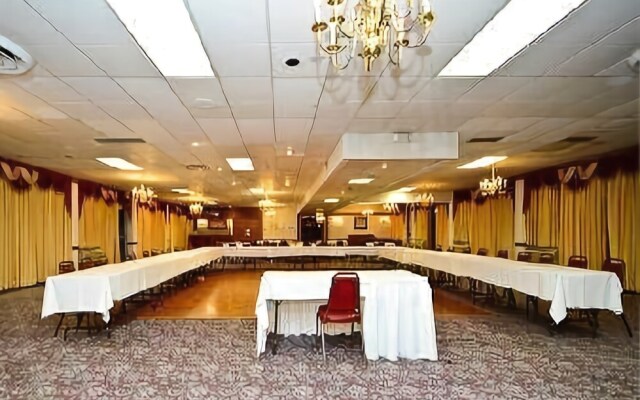 Days Inn by Wyndham Oil City Conference Center