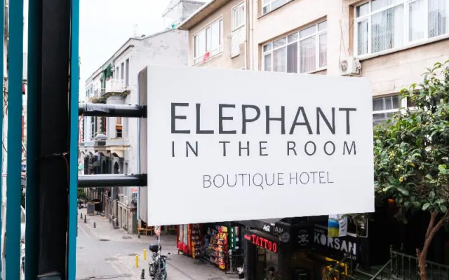 Elephant In The Room Hotel