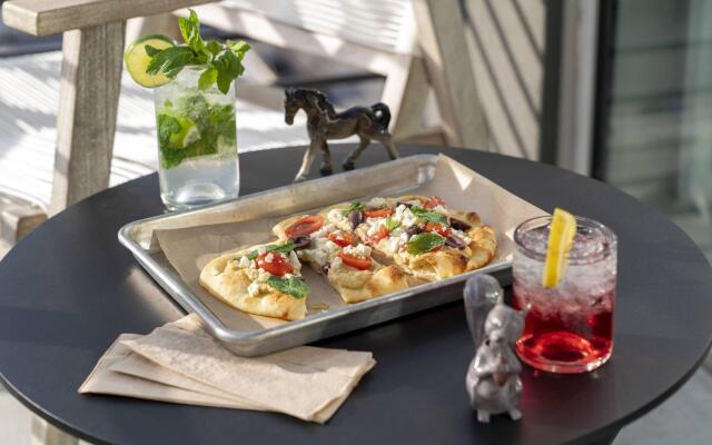 Moxy Nashville Vanderbilt Area