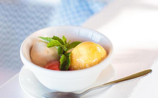 Coral Rocks Hotel & Restaurant