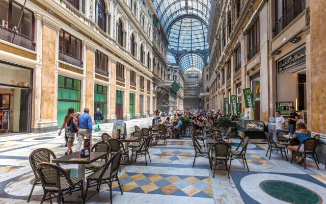 Stunning Apartment in Napoli With Wifi and 2 Bedrooms