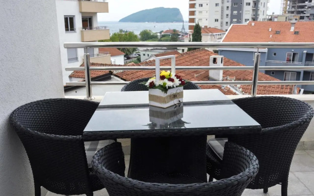 City & Sea Apartments