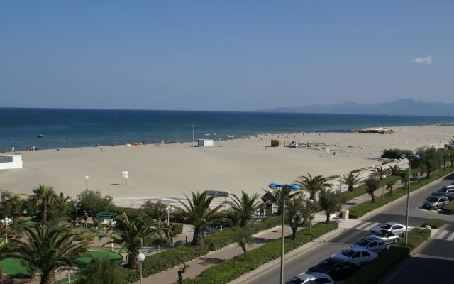 Exquisite Villa in Perpignan With Swimming Pool