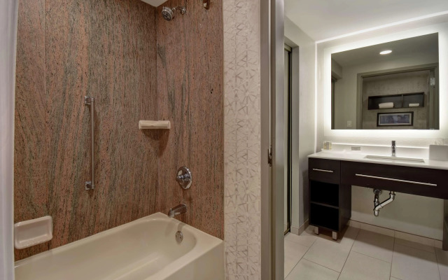 Homewood Suites by Hilton Edgewater