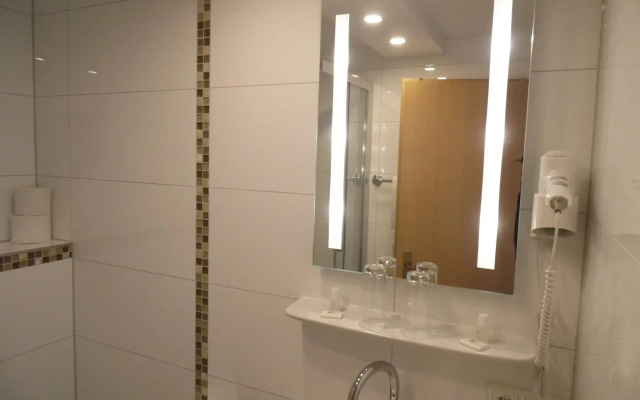 Rheinmetropole Hotel