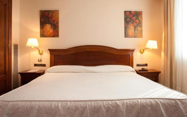 Hotel Villa De Almazan