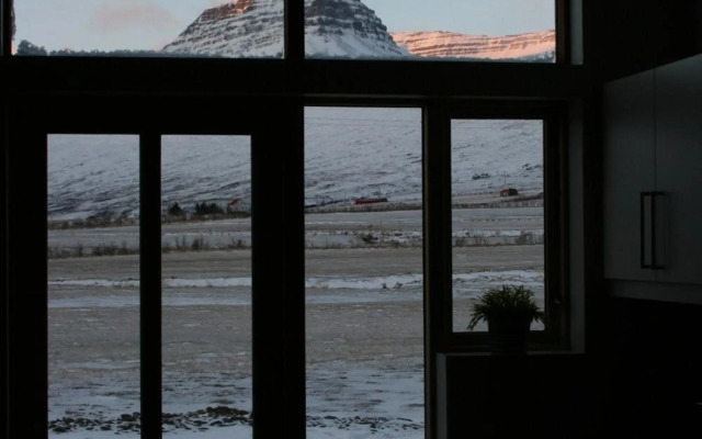 Óseyri Hlaðan -The Barn