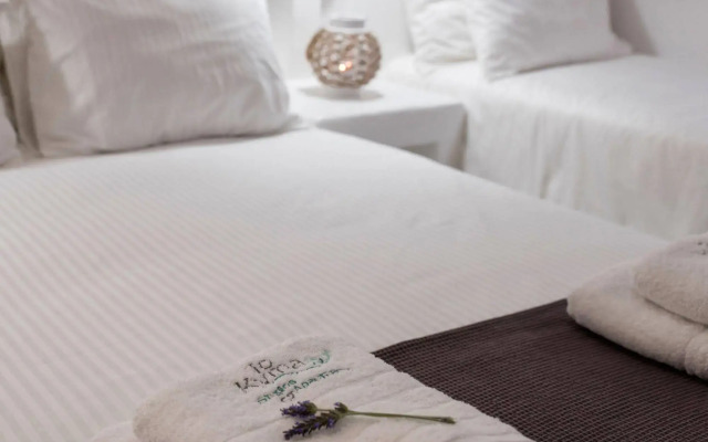 Blue Waves Suites & Apartments To Kyma