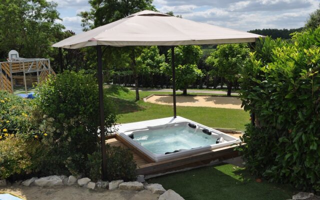 Camping Des Bastides Logements Insolites