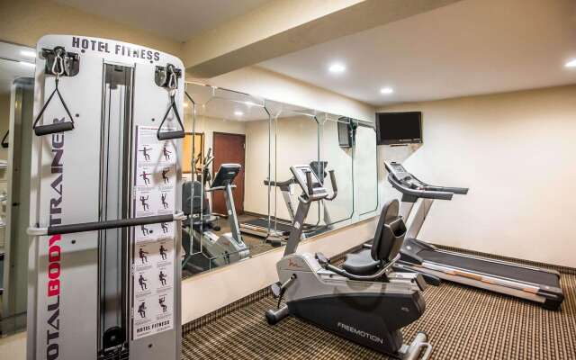 Econo Lodge Inn & Suites Monroe