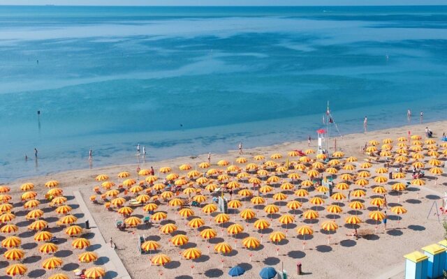 Adorable Bright Flat at Grado Pineta - Beahost