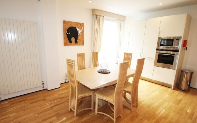 93A Grey Street Apartments