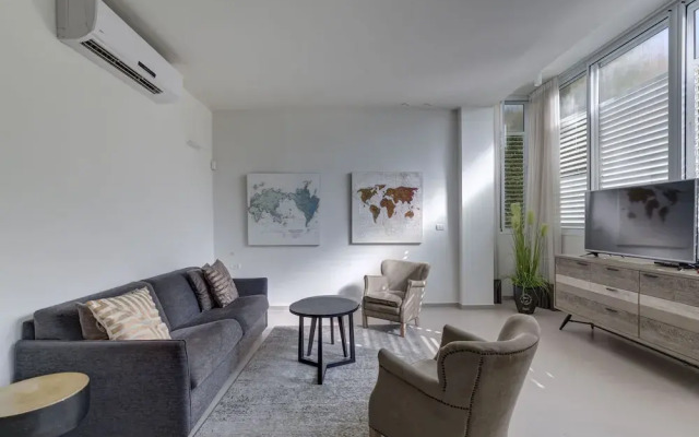 Central17 by TLV2RENT