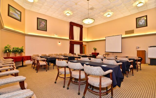 Empieria High Sierra Hotel