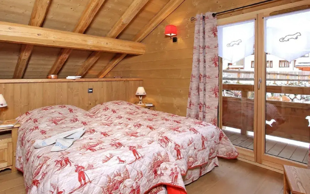 Chalet in Les Deux Alpes With Heated Pool