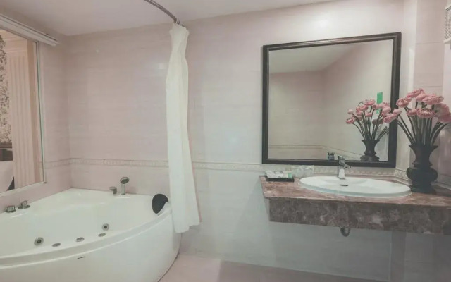 Alagon Central Hotel & Spa