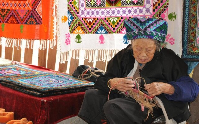 Longji Holiday Hotel