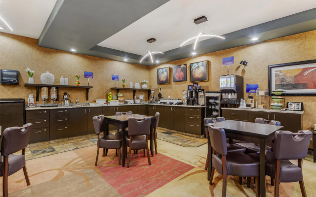 Best Western Wainwright Inn & Suites
