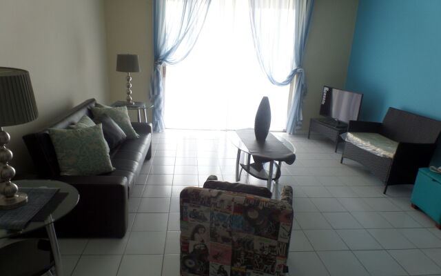 Skyclub Beach Suite at Mobay Club