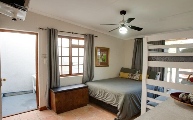 Strand Guesthouse - Hostel