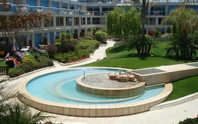 Michelle Suites