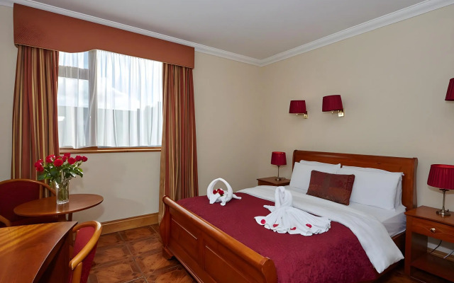 The Uppercross House Hotel