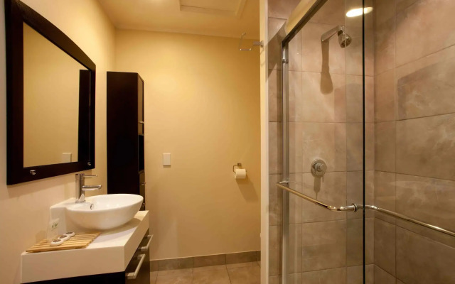 Auckland Airport Kiwi Hotel