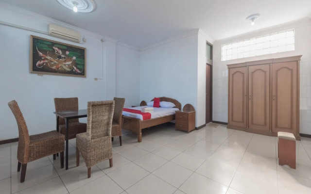 RedDoorz Syariah near Taman Kota Kuningan