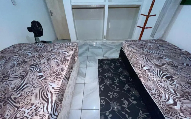 Casa térrea a 2 min da praia dos anjos