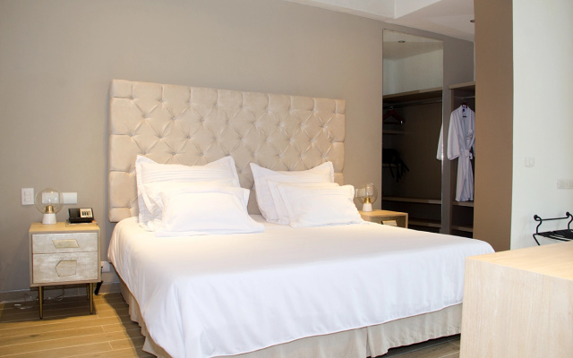 Country International Hotel