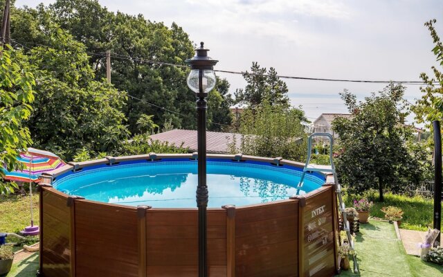 Beautiful Apartment in Lovran With Wifi and 1 Bedrooms