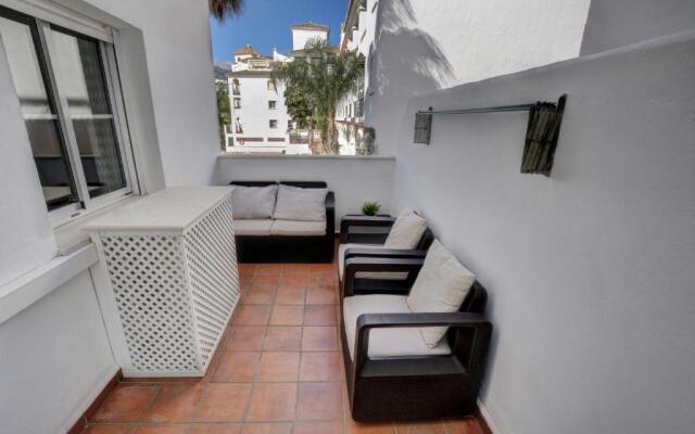 TIMON II, Luxury 3 bedroom Beachside Apartment