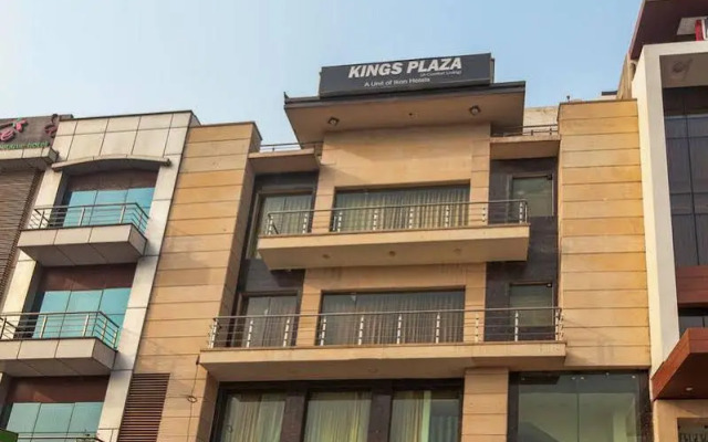 OYO 9553 Hotel Kings Plaza