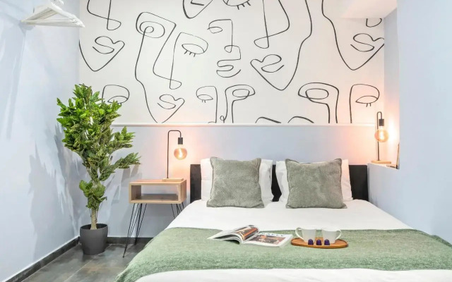 Cozy New Space City Center & steps from beach M7