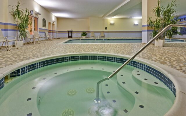 Delta Hotels by Marriott Huntington Mall