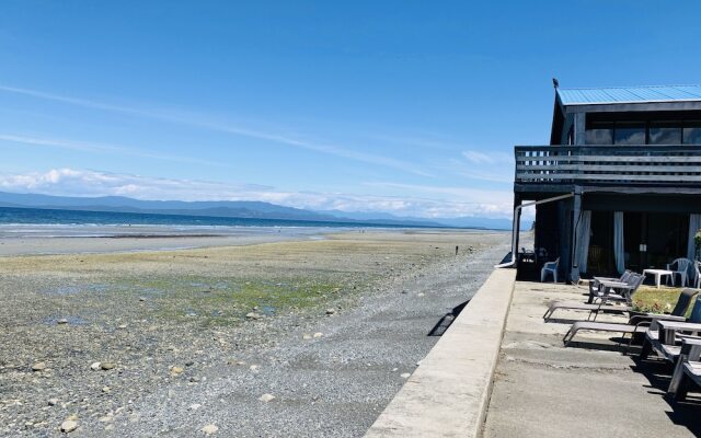 Sand Pebbles Inn