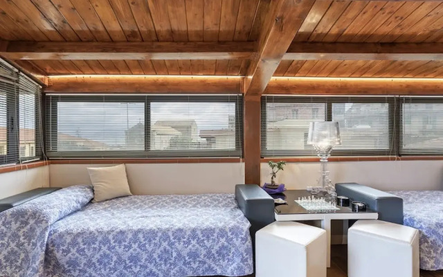 Engaging Apartment in Messina With Balcony