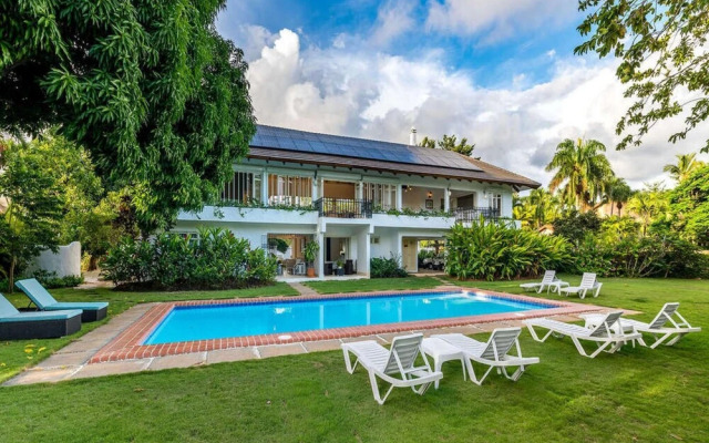 Sunny Vacation Villa 51